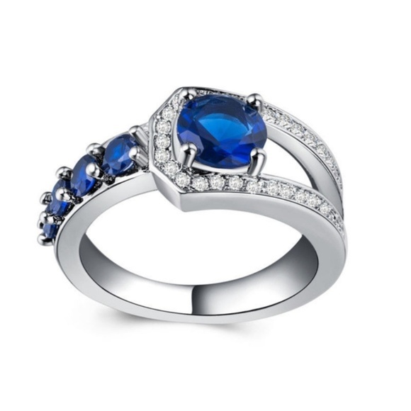 Jewelry - Unique 925 Silver Ring Round Cut Blue Sapphire